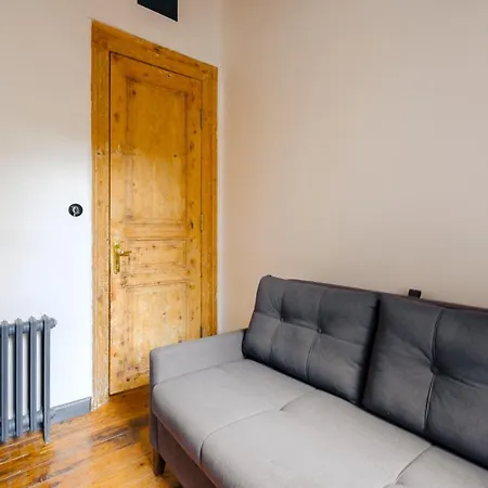 Flat With Balcony 8 Min To Istiklal Avenue Daire