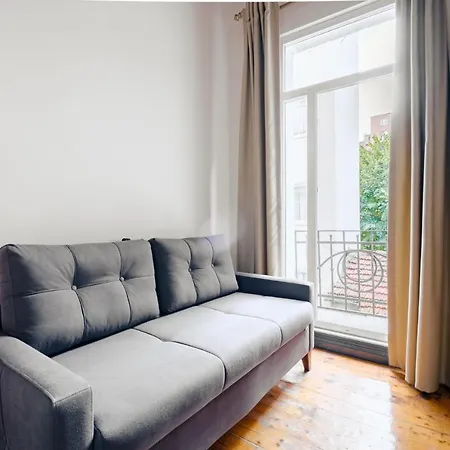 Flat With Balcony 8 Min To Istiklal Avenue * Istanbul